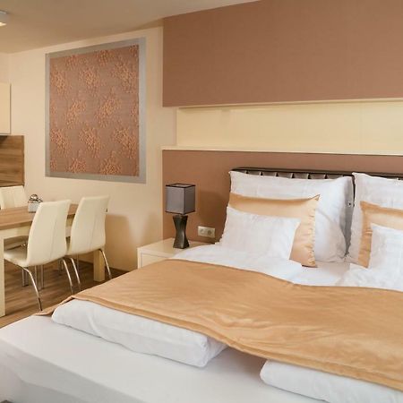 Foter Rezidencia 2 Lejlighedshotel Győr Eksteriør billede