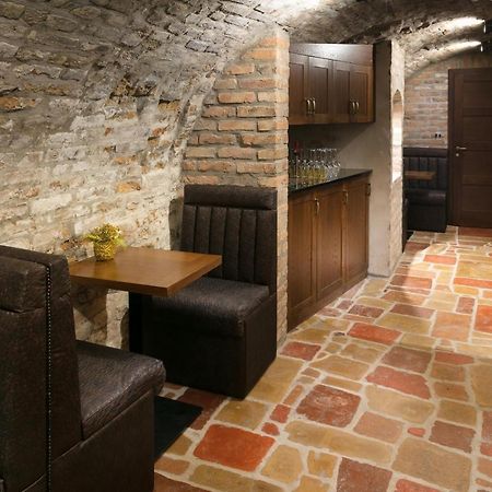 Foter Rezidencia 2 Lejlighedshotel Győr Eksteriør billede
