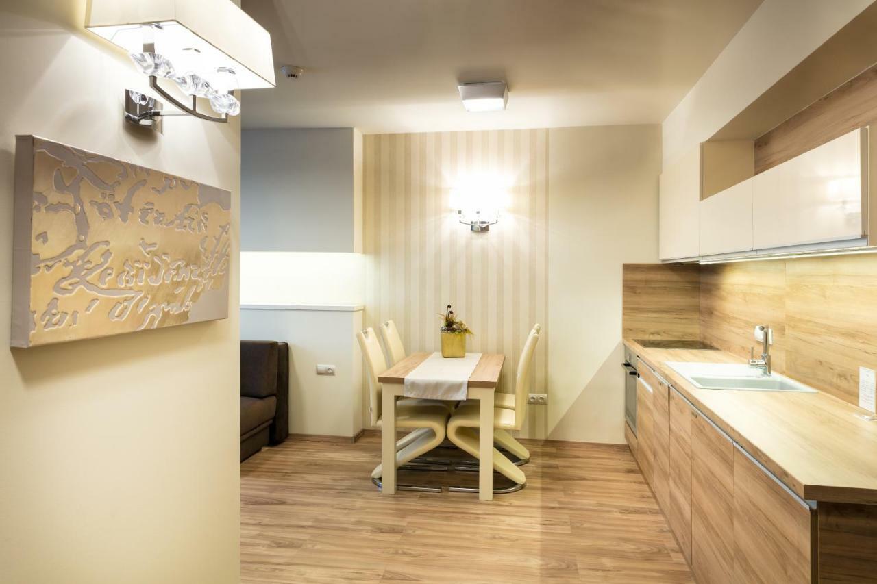 Foter Rezidencia 2 Lejlighedshotel Győr Eksteriør billede