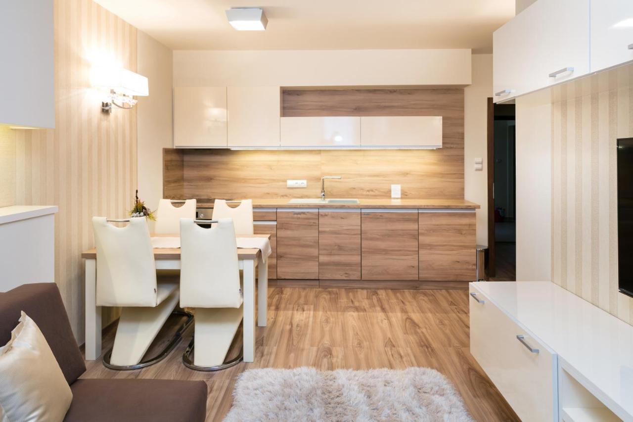 Foter Rezidencia 2 Lejlighedshotel Győr Eksteriør billede