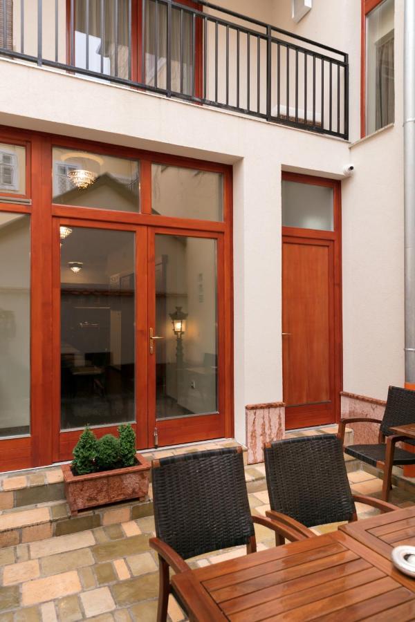 Foter Rezidencia 2 Lejlighedshotel Győr Eksteriør billede